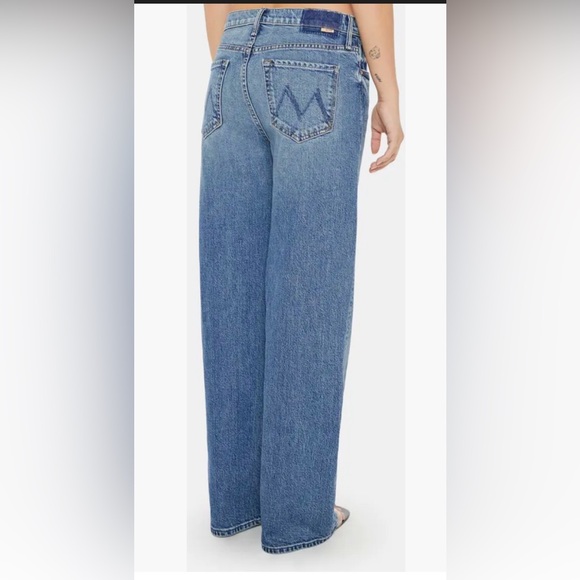 MOTHER Denim - MOTHER The Lil' Dodger Sneak Wide Leg Jeans  NWT 
Strike a Pose Petit size 34